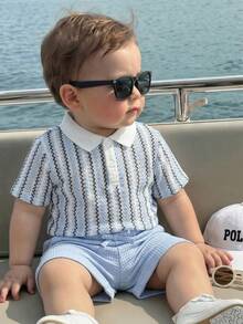 SHEIN 两件套男婴休闲条纹针织Polo衫和纯色弹力腰短裤套装，适合生日派对、晚宴、演出、婚礼、迎婴派对、一周岁生日庆祝活动等场合。 - 彩色 - 查看 2