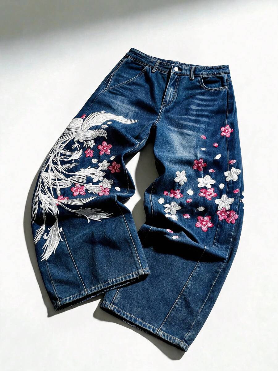 ROMWE MEN Quần jeans nam dáng suông, ống đứng, họa tiết phượng hoàng và hoa anh đào phong cách retro Y2K, kiểu dáng đường phố, rách nhẹ. - Rửa tối - Xem 1