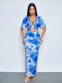 SOLERSUN Women's Hawaiian Tropical White And Blue Floral Summer Casual Holiday Vacation Holiday Crop Top With Ring Detail & High-Slit Maxi Skirt 2 Pieces Set - Navy Blue - View 4