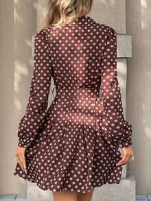 SHEIN PariChic Đầm dài tay màu cà phê thanh lịch dành cho nữ, họa tiết hoa hồng lãng mạn phủ khắp thân đầm, có thắt lưng nơ, hàng cúc phía trước và thiết kế thời trang, phù hợp cho mùa thu/đông, xuân/hè, kỳ nghỉ, hẹn hò ngày Valentine, sinh nhật, dáng chữ A và kiểu đầm ngắn tay phồng dễ thương, lãng mạn. - Cà phê - Xem 2