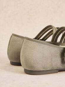 Rosivie Sepatu Loafer Datar Kasual Wanita dengan Desain Gesper, Serbaguna untuk Pemakaian Sehari-hari - Aprikot. - View 10