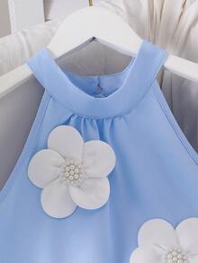 Elladie kids 轻盈梭织无袖吊带连衣裙，饰有精美花朵贴花，浅蓝色，宽松版型，适合年轻女孩休闲外出、短途通勤和与朋友聚会穿着。 - 藍色 - 查看 4
