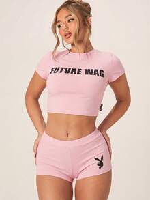 Missguided x Playboy Future Wag 口號短版上衣與屁股短褲套裝，Logo 印花粉色吊帶背心，節慶居家休閒風，2026 世界盃運動賽事街頭風球衣 - 粉色 - 查看 2