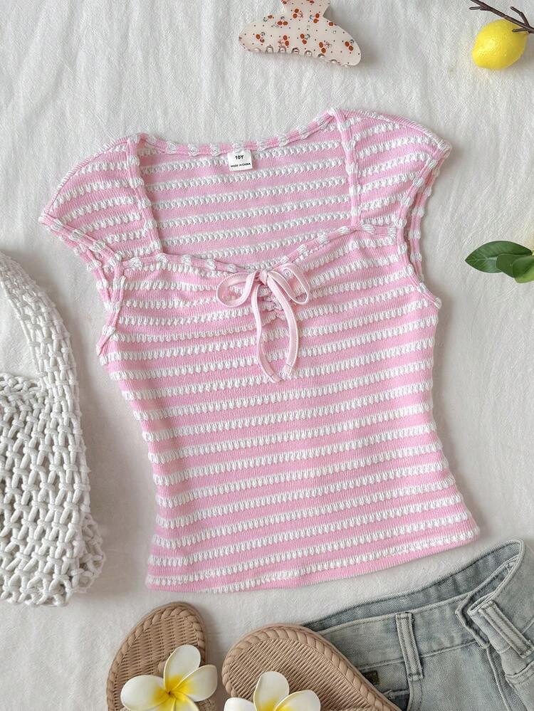 SHEIN Áo thun nữ thiếu niên phong cách preppy ngọt ngào, dệt kim vân sọc nhún ngực, màu kem dopamine, kiểu casual đi chơi, thời trang Y2K trẻ trung, phù hợp cho du lịch mùa hè, đi học, dã ngoại gia đình, mặc hàng ngày, xuân/hè, đi biển, đi làm, thanh lịch, boho, Hawaii, lễ hội âm nhạc, áo top hồng - Hồng - Xem 1