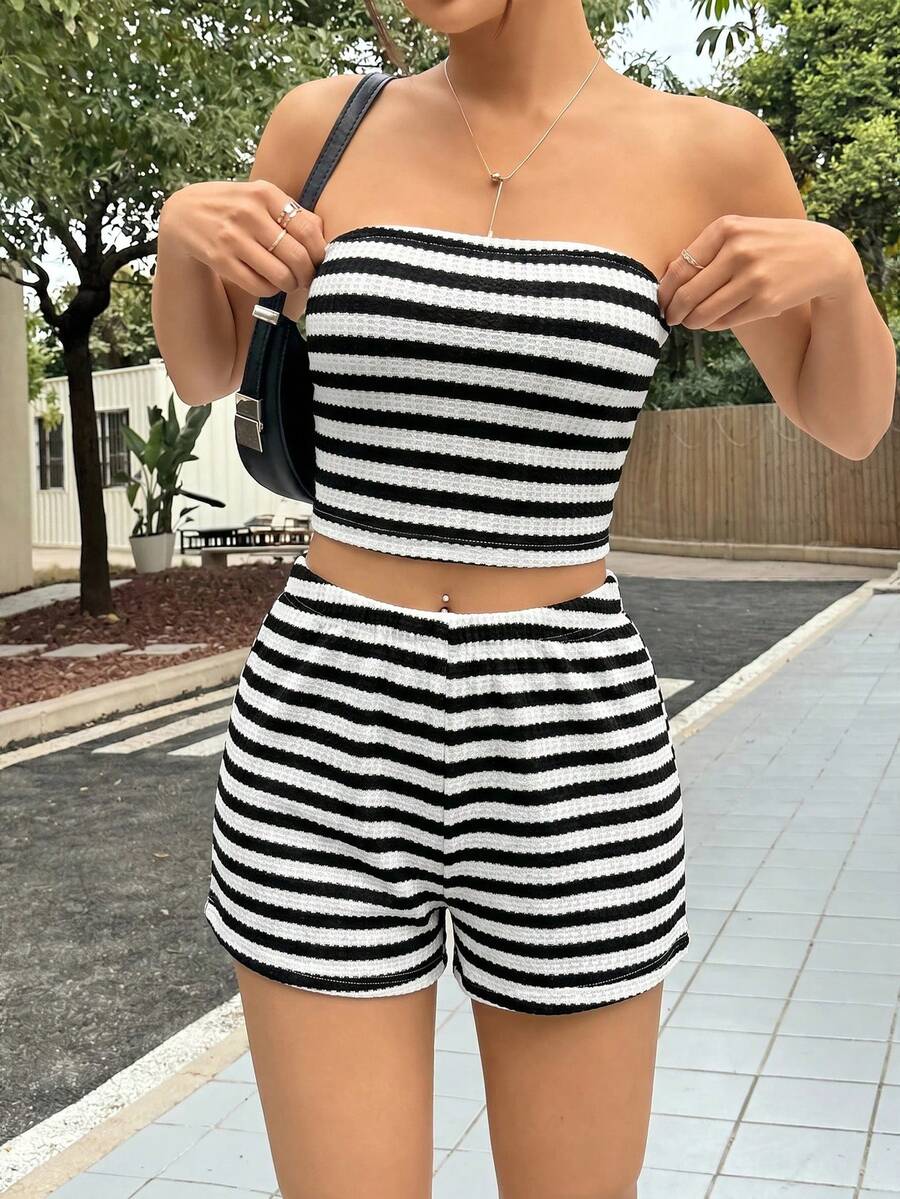 SHEIN EZwear 女款夏季休閒度假通勤對比條紋印花修身短版抹胸上衣與短褲套裝 - 彩色 - 查看 1