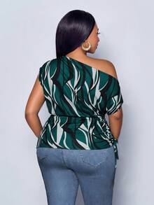 SOLERSUN Blusa asimétrica de hombro con cordón y fruncido lateral con estampado geométrico, talla grande para mujer, estampado aleatorio, blusa de un solo hombro - Multicolor - Ver 3