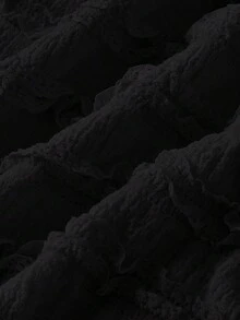 SHEIN MOD 大码女装春夏杏色不对称露肩喇叭袖连衣裙，纹理条纹面料，不对称下摆，短款连衣裙，适合青春约会、外出和度假。 - 黑色 - 查看 4