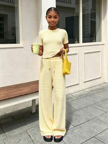 SHEIN 青少年女孩2件組短袖T恤套裝，黃色條紋，清新舒適，度假、休閒、街頭時尚必備 - 黃色 - 查看 8