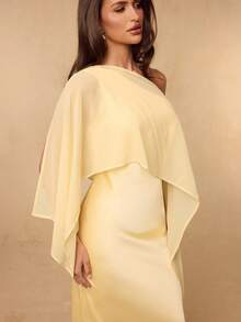 SHEIN BAE Đầm satin màu vàng kem trơn, dáng ôm, thích hợp cho mùa xuân và hè, kết hợp với khăn choàng vai bất đối xứng, kiểu dáng thanh lịch cho tiệc cưới, dự tiệc cocktail hoặc trang phục dự đám cưới. - Màu vàng - Xem 6