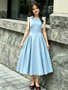 SHEIN 优雅高端时尚奢华黑白修身无袖连衣裙，饰有撞色蝴蝶结，适合宴会、旅行、度假、海滩等场合。 - 藍色 - 查看 3