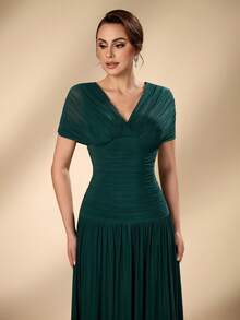 Serin Elegantes, luxuriöses, romantisches elastisches Strickkleid mit gerafften Ärmeln, V-Ausschnitt und Fischschwanzsaum in A-Linie, geeignet für Hochzeiten, Singles-Partys, Urlaub, Brautmütter, Abendkleider - Grün - Übersicht 4