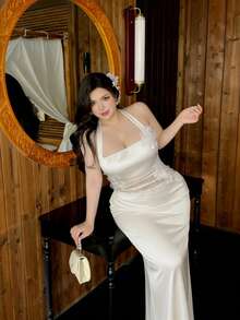 Flirla 大码女式花卉装饰修身优雅吊带连衣裙 - 白色 - 查看 1