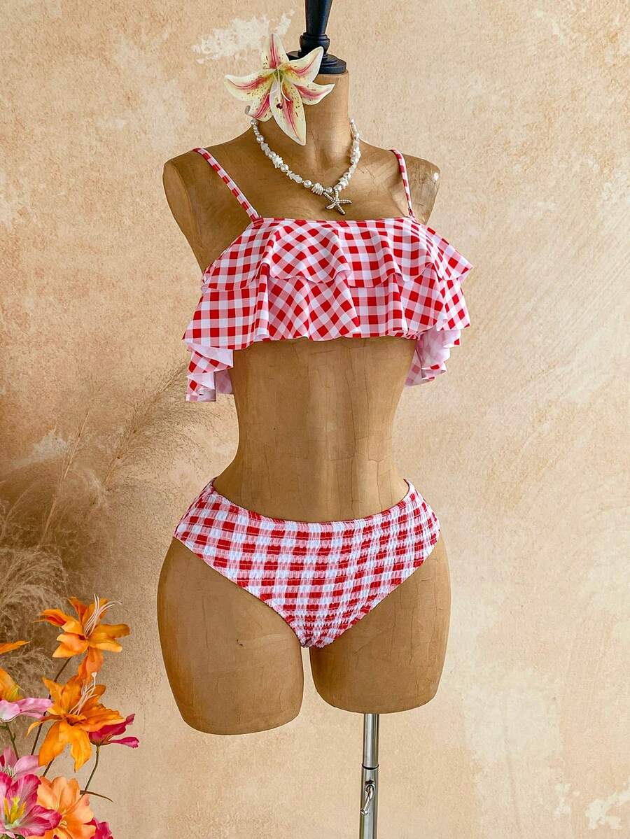 Soleia Conjunto de Maiô Bikini Bandeau com Babados Xadrez Vermelho & Branco, Roupa de Banho Estilo Garota Doce Retrô de Cintura Alta para Férias - Vermelho e Branco - Visão 1