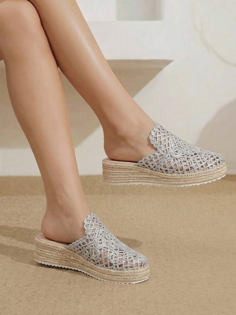 Styleloop Giày nữ đế xuồng cao gót dày, quai hậu màu bạc, kiểu dáng hở gót, thích hợp cho đi chơi, nghỉ mát, hẹn hò hàng ngày, đi biển, du lịch biển, phong cách thường ngày. - Bạc - Xem 1