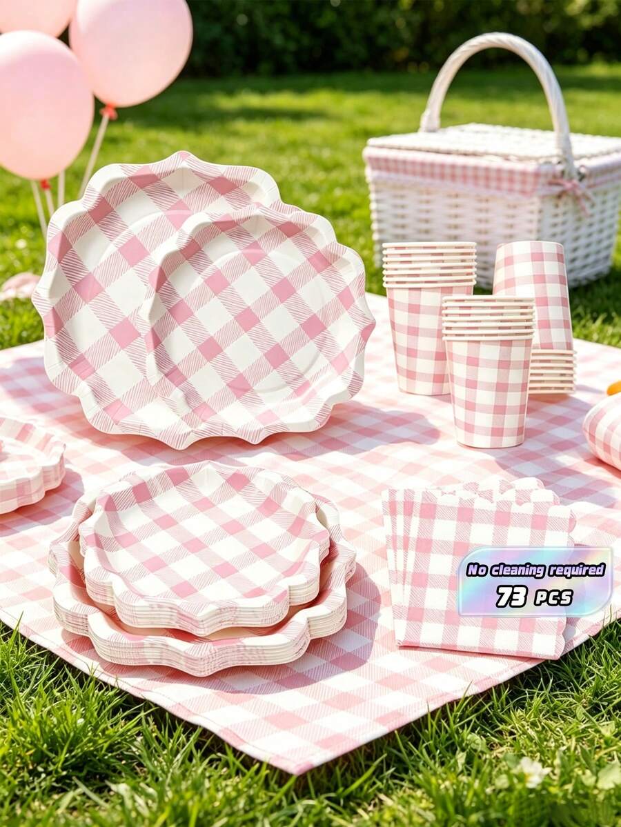 Platos cuadrados desechables con pétalos en forma de cuadros rosas, servilletas, vasos de papel, set de suministros desechables para fiestas, adecuado para 16 invitados, apto para cumpleaños, bodas, fiestas temáticas, picnics familiares, utensilios desechables para fiestas - Ver 1