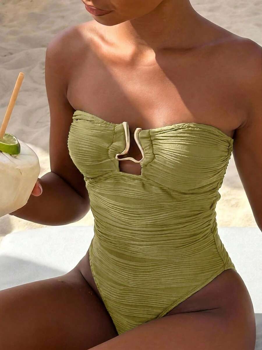 SHEIN Swim 女士特殊面料纹理面料度假精致优雅不对称金属配饰波浪条纹连体衣 - 芥末黃 - 查看 1