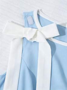 SHEIN 优雅高端时尚奢华黑白修身无袖连衣裙，饰有撞色蝴蝶结，适合宴会、旅行、度假、海滩等场合。 - 藍色 - 查看 6