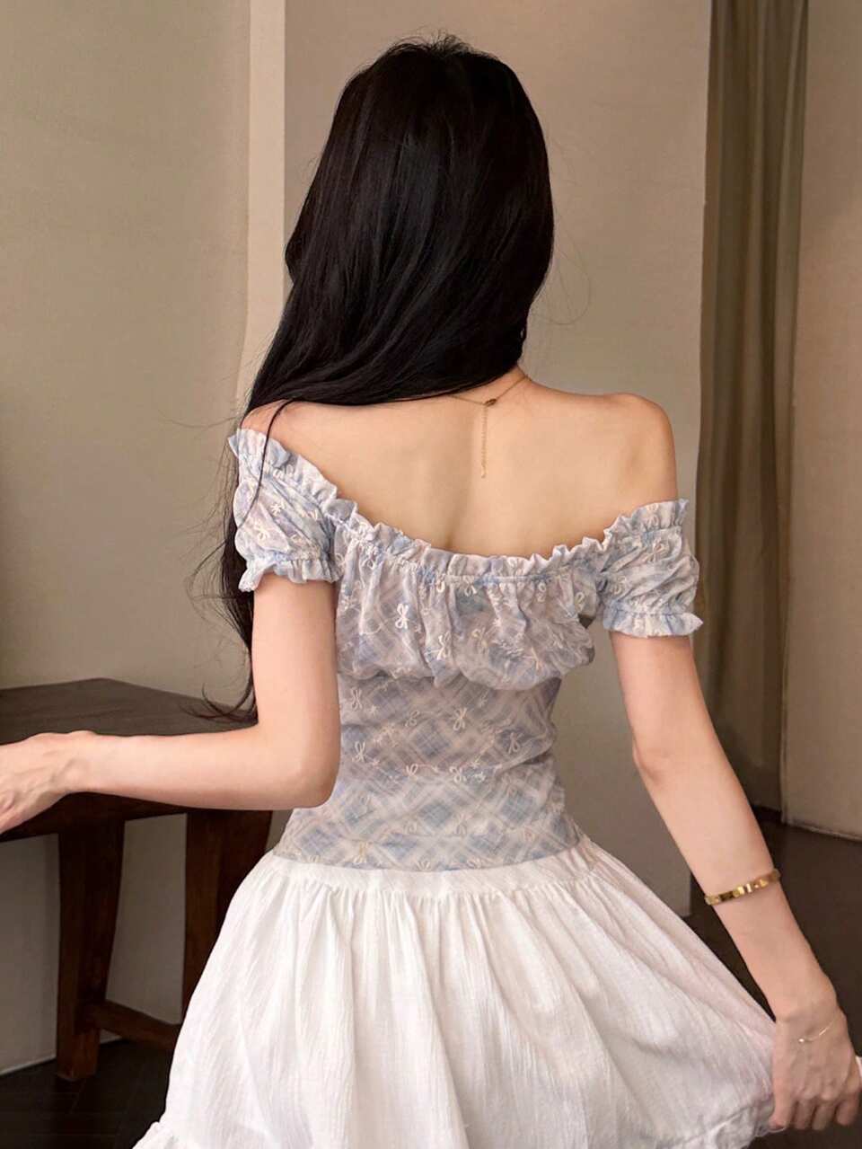 Women's Summer Vintage U-Neck Frill Trim Embroidered Fitted Petal Sleeve White Short Sleeve Blouse
