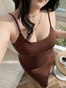 CovetEZ 大码女式纯色修身长款吊带连衣裙 - 咖啡棕 - 查看 4