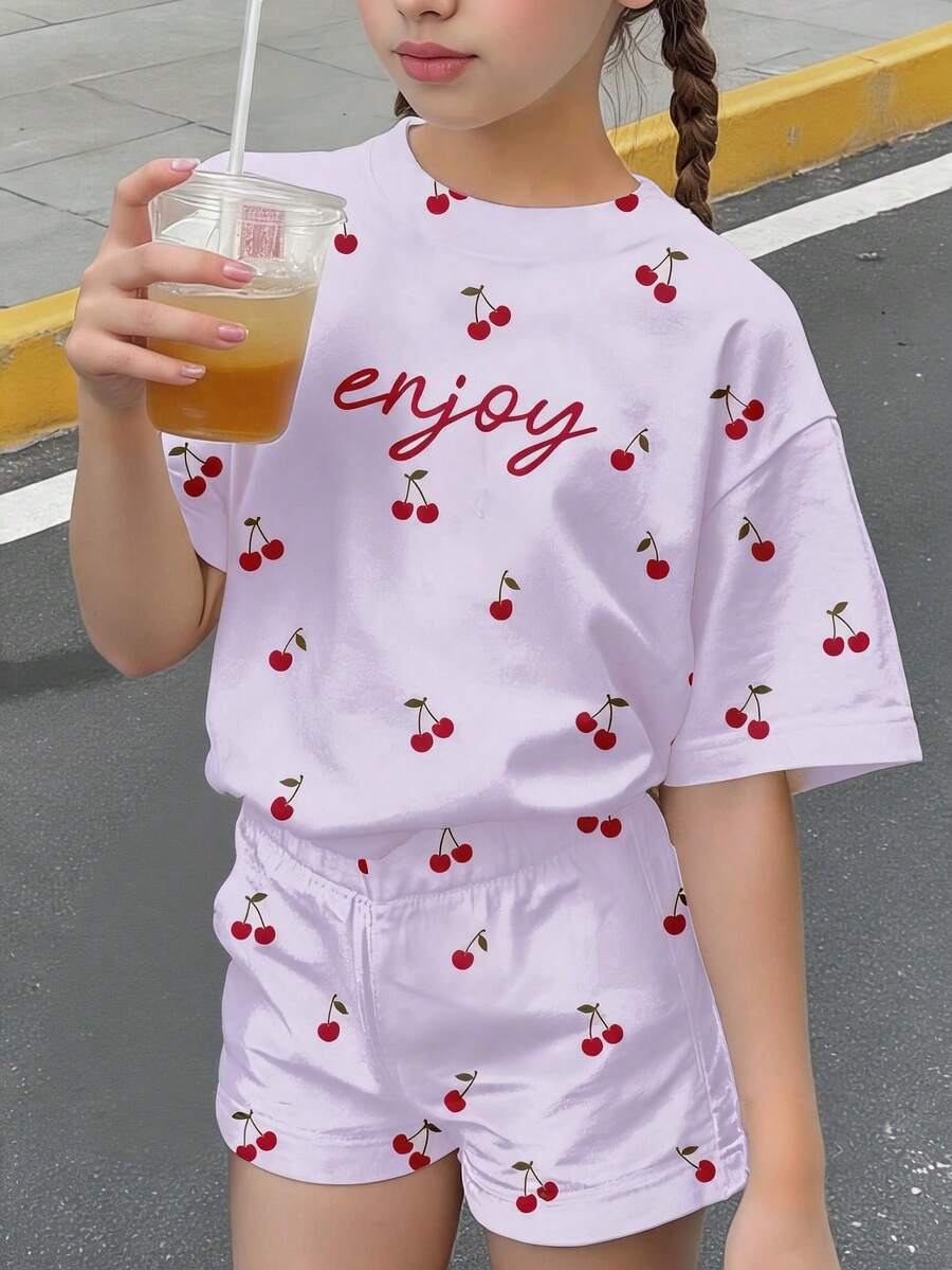 奶油紫甜美女孩迷你櫻桃復古字母印花青少年女童休閒舒適圓領短袖T恤與短褲兩件套,適合春夏日常、度假、節慶、出遊,春意夏意穿搭,輕鬆舒適時尚女孩套裝,休閒童裝復古迷你櫻桃圖案新風格,Chill Chill 悠閒夏日假期女孩風 - 彩色 - 查看 1