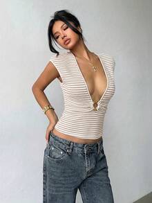 Aloruh 女士条纹深V领金属环扣短袖T恤，夏季 - 灰色 - 查看 7