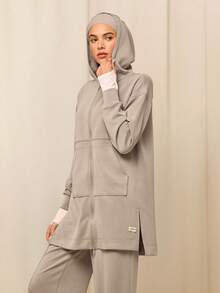 GLOWMODE X Reem Modest SoftSerene Modal Always Glowing 宽松版型，大腿长度，带口袋，侧开衩下摆，连帽长袖，日常休闲装 - 卡其色 - 查看 5