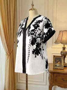 SHEIN Clasi Plus Size Women Plant Print V-Neck Short Batwing Sleeve Blouse - Multicolor - View 5