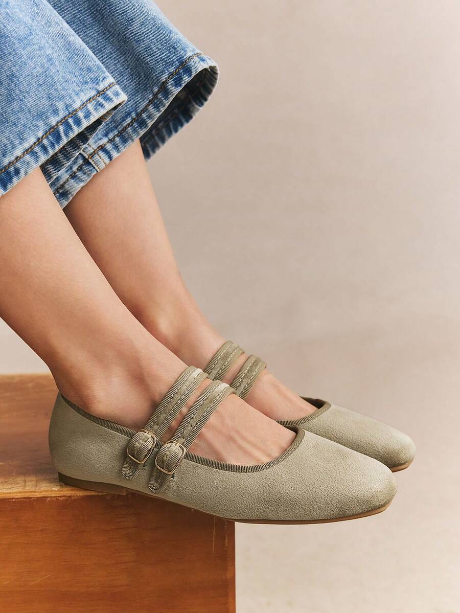 Rosivie Sepatu Loafer Datar Kasual Wanita dengan Desain Gesper, Serbaguna untuk Pemakaian Sehari-hari - Aprikot. - View 1