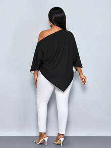 SOLERSUN 大尺碼女款夏季優雅黑白圍巾上衣，高雅休閒露肩寬鬆襯衫，復古輪廓印花不對稱下擺 - 黑與白 - 查看 4