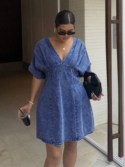 Dripcurv Plus Size Solid V-Neck Short Sleeve Pleated Denim Dress, Fashionable & Loose Fit For Summer