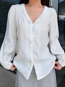 K-Vae Blus Wanita Gaya Korea Kasual Dasar Longgar Sehari-hari Serbaguna Model Golf dengan Ruffle, Leher V, Lengan Berlipat, Warna Polos, Cocok untuk Hari Guru, Putih, dan Musim Gugur - Putih - View 1