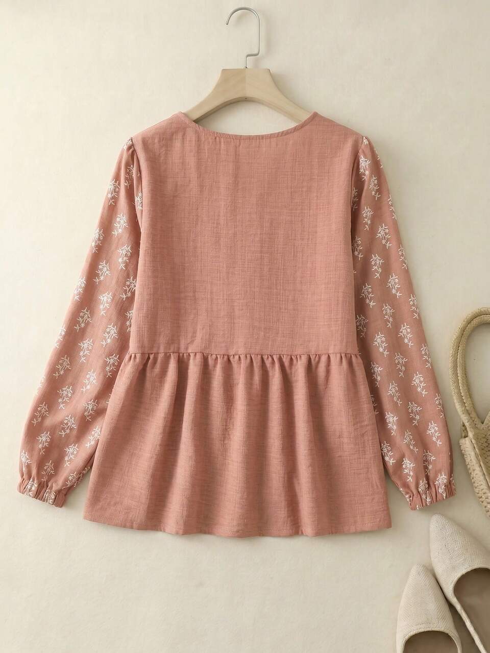 Plus Size Women Spring/Autumn Casual Vacation Style Ditsy Floral Peplum Hem Top Summer Top Summer Outfit For Women