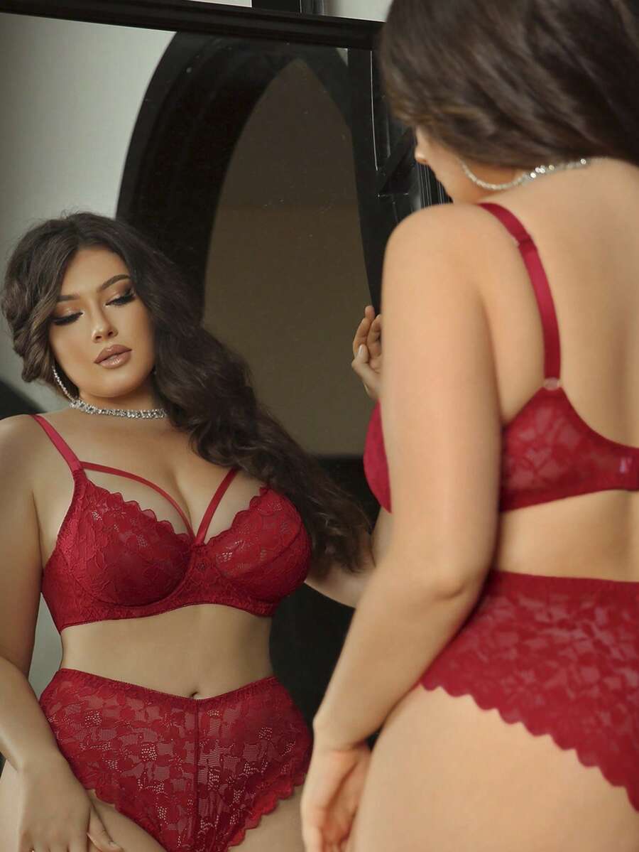 SHEIN 2pcs Set Bra & Celana Dalam Berkawat Transparan Warna Polos Motif Renda Ukuran Plus, Set Pakaian Dalam Merah, Set Pakaian Dalam Merah Marun, Set Bra dan Celana Dalam yang Serasi, Pengangkat Payudara - Burgundy - View 1