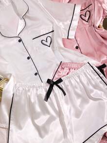 MuseNap CURVE 2 pièces Ensemble de pyjama pour femmes grande taille en faux soie avec poche brodée en forme de cœur et manches courtes - Multicolore - Voir 2