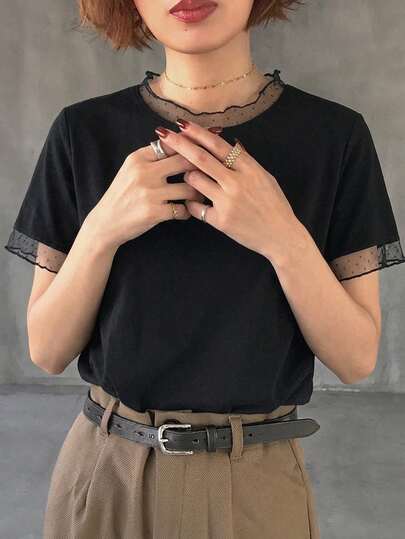 FRIFUL Camiseta versátil e casual, folgada, em tecido de malha transparente com estampa patchwork de bolinhas em cores sólidas.