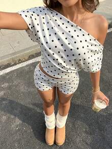 FavEase 2件套 女士条纹不对称肩短袖上衣和低腰短裤，春夏款 - 白色 - 查看 5