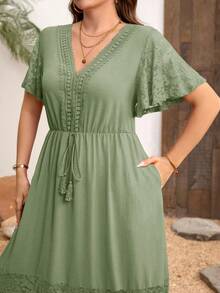 SHEIN Clasi Gaun Gaya Bohemian Leher V dengan Patchwork Renda Elegan Ukuran Plus - Mint Green - View 3