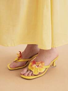 Eladyva Sandalias de chanclas con puntera cuadrada y estampado floral para mujer talla grande, Moda Verano Casual Playa, Nuevos Modelos 2025 - Amarillo - Ver 2
