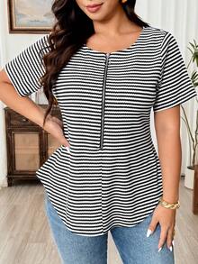 Weeklong Camiseta ajustada de manga corta con cuello en V con cremallera y unicolor para mujer de talla grande, blusas para salir en verano - Blanco y Negro - Ver 6