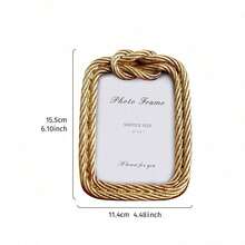 Cirelle 1 chiếc, Bộ khung ảnh mạ vàng họa tiết nút thắt cổ điển, khung ảnh để bàn bằng nhựa cao cấp kiểu Pháp nhiều kích cỡ, có thể dùng làm khung trưng bày ảnh, cũng như vật trang trí mềm mại kiểu Pháp cổ điển, đạo cụ phông nền chụp ảnh, phù hợp với phong cách Châu Âu, Pháp, cổ điển, sang trọng, phong cách và nhiều phong cách nhà khác nhau, khung ảnh treo tường đa năng, khung trang trí nhà cửa, khung ảnh cưới, thích hợp làm khung trưng bày trên bàn, khung trang trí phòng ngủ, khung ảnh treo tường phòng khách, khung ảnh trang trí lối vào. - 18020 - Xem 17