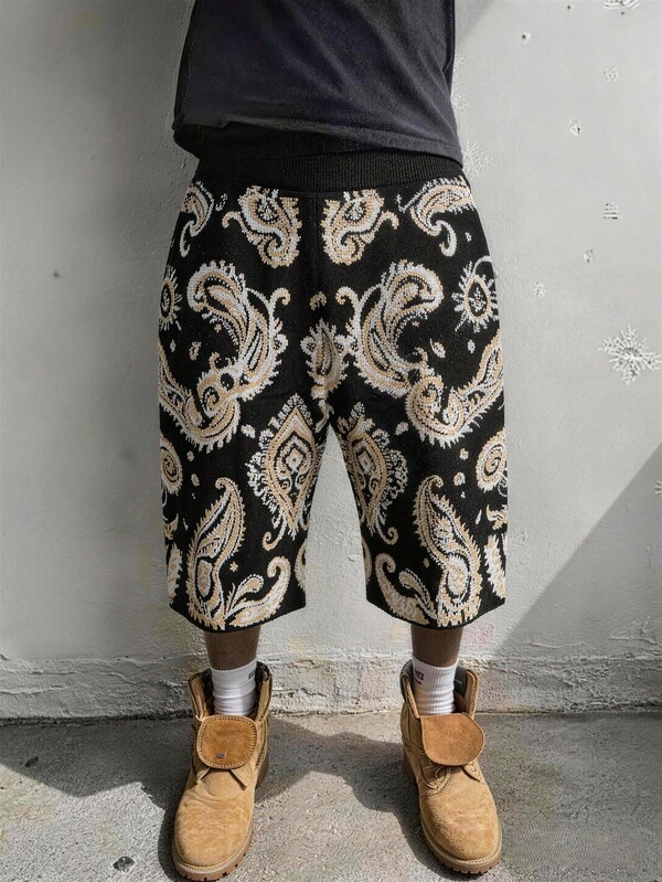 Manfinity EMRG Men's Casual Loose Fit Cashew Print 3/4 Shorts