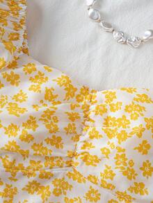 SHEIN Áo kiểu tay phồng họa tiết hoa nhí màu vàng cho bé gái tuổi teen, chất liệu vải nhẹ, họa tiết hoa đồng quê, kiểu dáng ngắn ngang eo, ngọt ngào, thoải mái cho trẻ em, thiết kế hoa độc đáo cho mùa hè. - Màu vàng - Xem 5