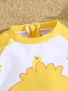 SHEIN Traje de baño de protección solar de manga larga con diseño de pato de color contrastante y diseño de retazos para niño preadolescente, adecuado para vacaciones en la playa, natación, verano - Amarillo - Ver 6