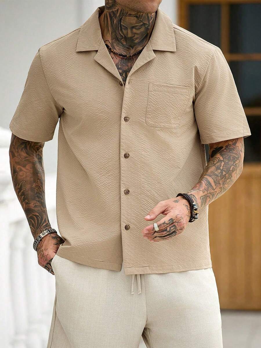 Manfinity CasualCool 男士休閒卡其色領襯衫,夏季度假假日鈕扣上衣,老錢風復古短袖日常通勤度假穿搭 - 卡其色 - 查看 1