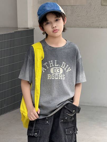 Dazy Kids Áo thun cổ tròn in chữ ombre giặt mài cho bé trai lớn