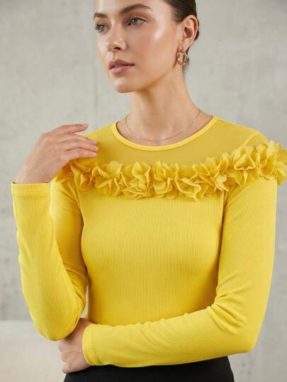 Blusa  Manga Larga con Aplique de Flores 3D – Romántica y Femenina