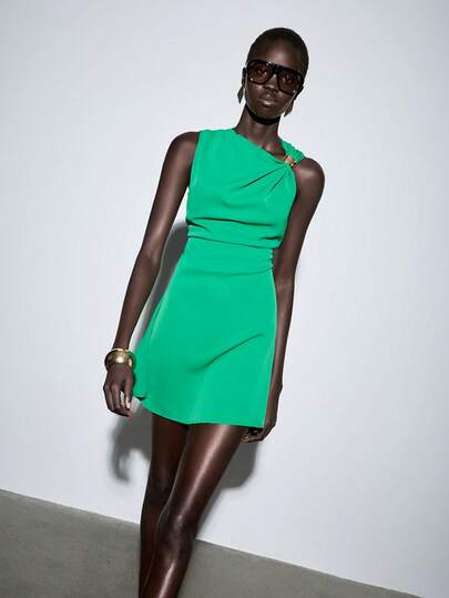 SHEIN Luminelle Women's Spring/Summer New Minimalist Sleeveless Elegant Sexy Charm Metal Buckle Decor Design Dress, Women's Draping Metal Decor Elegant Mini Green Dress