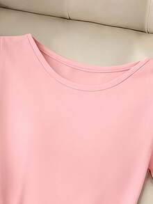 SHEIN LUNE 女款兩件套，隱藏造型技巧，黑色荷葉袖上衣凸顯肩頸 + 高腰迷你裙修飾身形，搭配棕色皮革腰帶優化比例，適合通勤/約會/街頭，甜美酷帥且俐落。春季女裝，通勤穿搭，約會洋裝，成熟風格套裝，日常休閒百搭 - 粉色 - 查看 6