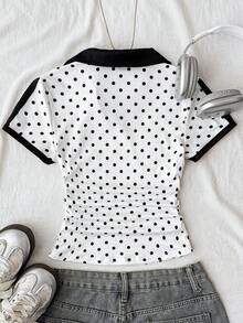 SHEIN 青少年女孩黑白波點對比黑膠帶裝飾休閒POLO V領修身側邊抓皺短袖短版T恤馬印花條紋袖POLO衫羅紋針織領口T恤兒童上衣 - 白色 - 查看 2