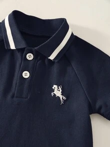 SHEIN Áo polo tay ngắn màu đỏ chất liệu pique, kiểu dáng thường ngày, đa năng, thích hợp cho bé trai, mùa xuân/hè. - Màu xanh hải quân - Xem 5